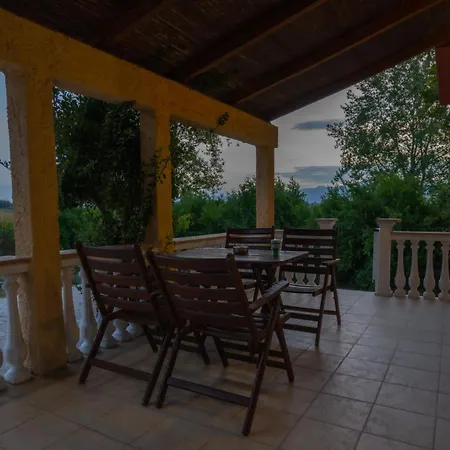 Nikola's Garden Διαμέρισμα *
